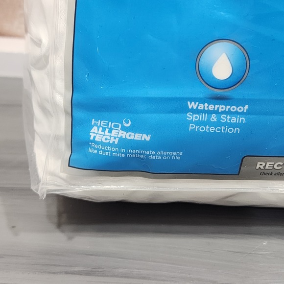 Allerease Clean Boost Cool Touch Queen Fitted Mattress Protector Waterproof - Picture 6 of 8
